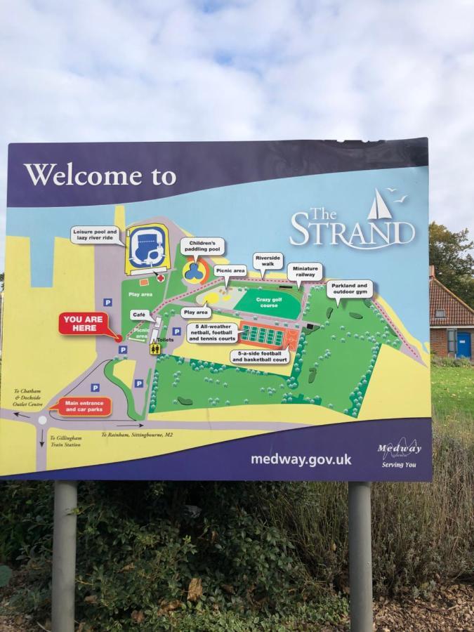 Strand Beach View House Gillingham  Esterno foto
